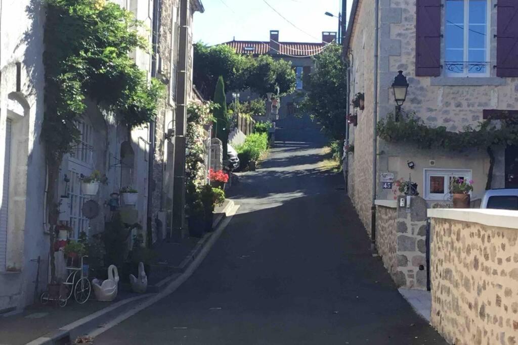 Вилла Breesfalt Gite Accomodation Maisonnais-Sur-Tardoire Экстерьер фото