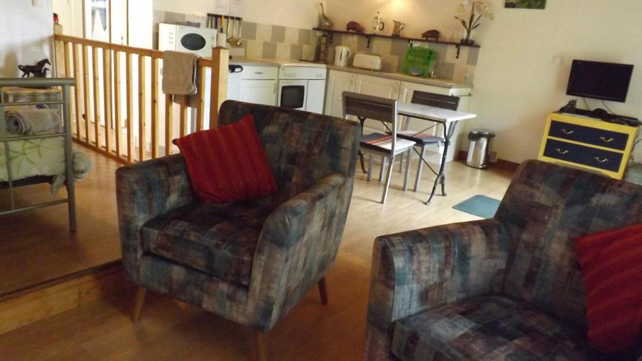 Вилла Breesfalt Gite Accomodation Maisonnais-Sur-Tardoire Экстерьер фото